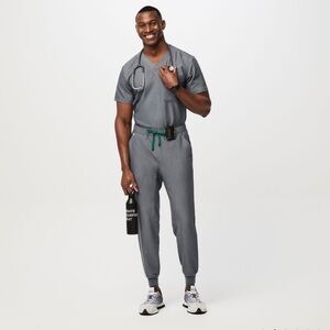 Figs Leon Three Pocket Scrub Top and Tansen Jogger Graphite Size Small